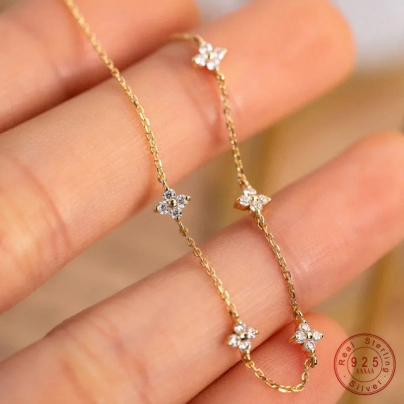 Pulseira Feminina Coreana com Zircão Flor e Banho de Ouro 18K