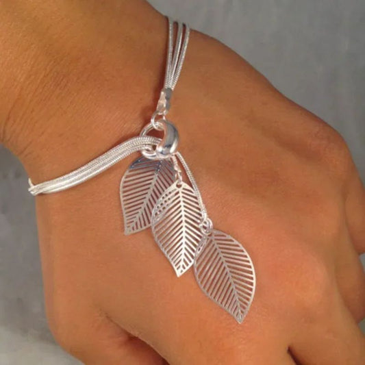 pulseira feminina com 3 flores